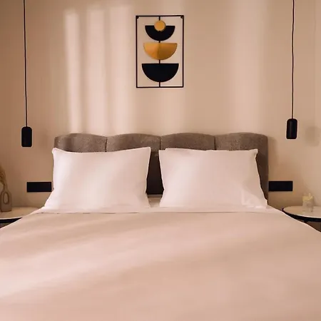 εveline Luxury Villa *